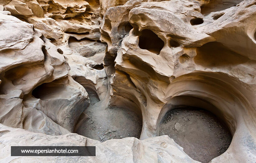 تنگه چاهکوه جزیره قشم